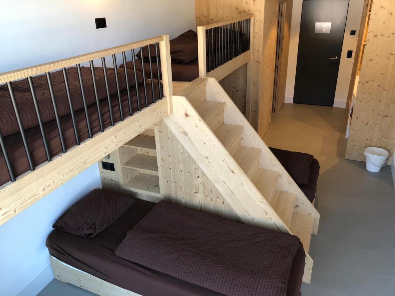 Catrina Hostel Дизентис Экстерьер фото